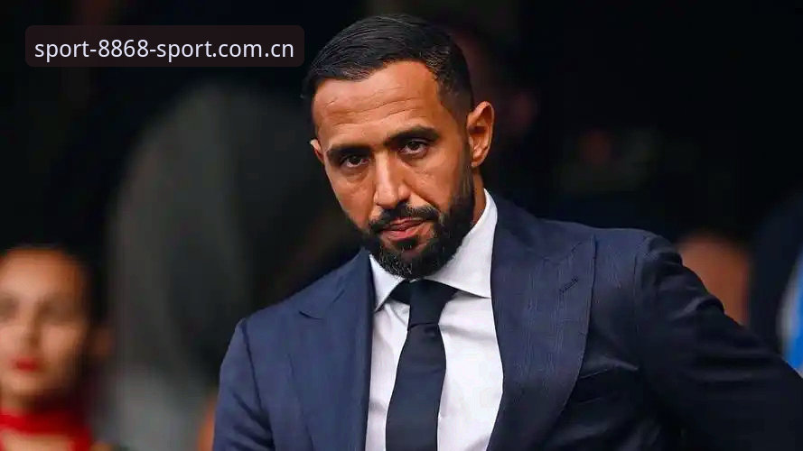 足球总监vs更衣室大佬：贝纳蒂亚与拉比奥事件背后的管理智慧对比